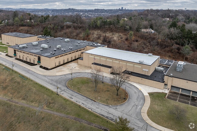 Carlynton Junior/Senior High School serves grades 7-12 and has 46 full time teachers.