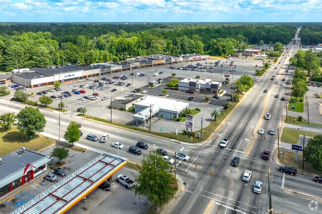 North Guignard Drive passes through the primary shopping districts of Second Mill.