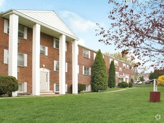 424 Waupelani Dr, State College, PA 16801