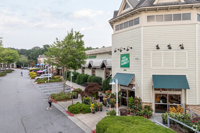The Fresh Market in Newtown offers a variety of organic and fresh produce at Old Alabama Square.
