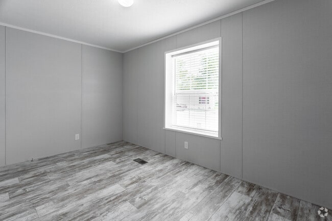 3BR,2BA,1152SF - The Diamond