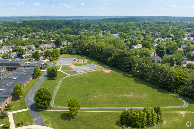 Sugarland Elementary School, Sterling VA Rankings & Reviews - Homes.com