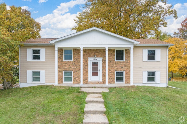 Many homes in Bartonville feature up to an acre of yard space.