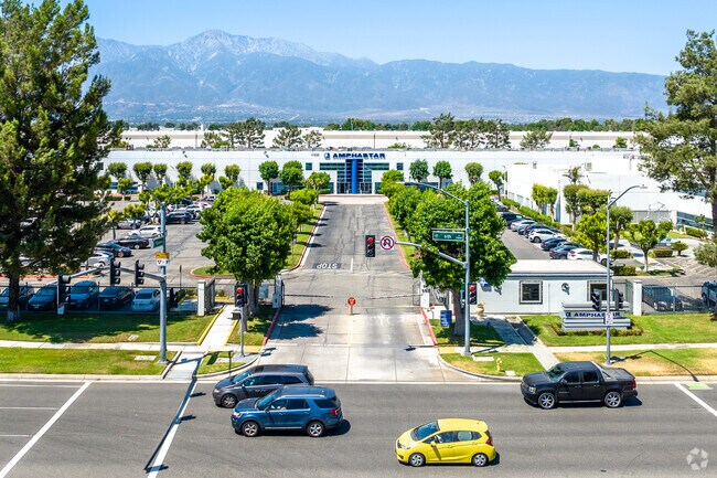 Rochester’s thriving downtown attracts professionals with its diverse job market.