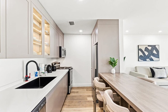 8115 Thomas Dr unit ID1354981P, Panama City, FL 32408 - photo 4