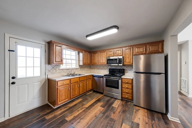 3009b Mackenzie Ln unit B, Columbia, TN 38401 - photo 3