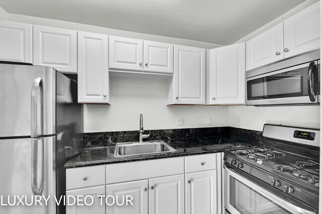1240 W 29th St unit 18, Los Angeles, CA 90007 - photo 2
