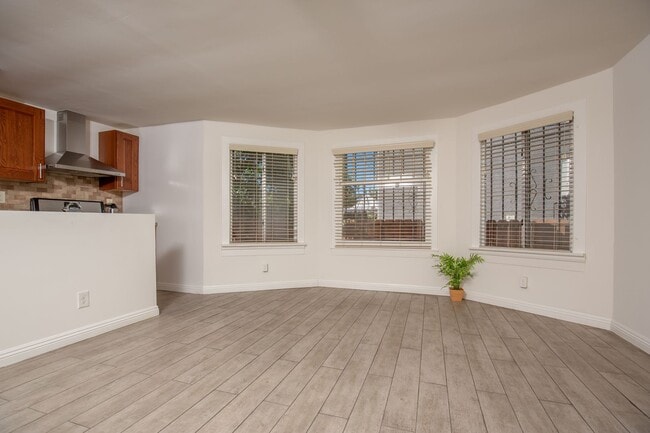 **Charming 3-Bedroom Unit in Prime Los Angeles Location – 3963 Halldale Avenue**, Los Angeles, CA 90062 - photo 2