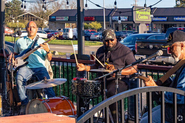 Live music events can be enjoyed while shopping and eating in the Beechwood area.