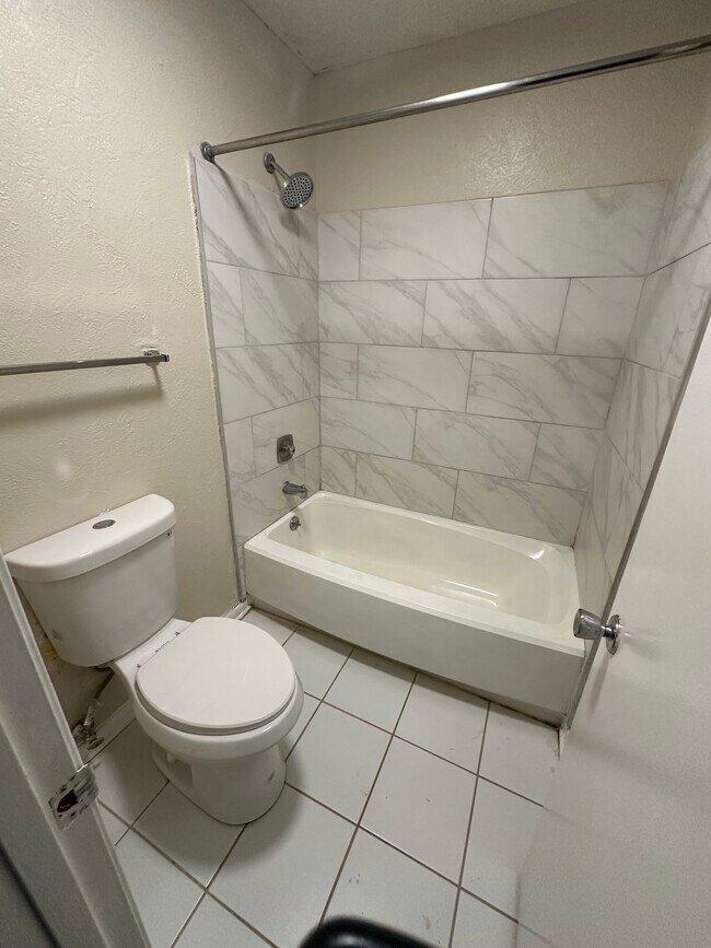 3350 Heathstead Place, Charlotte, NC 28210 - photo 4