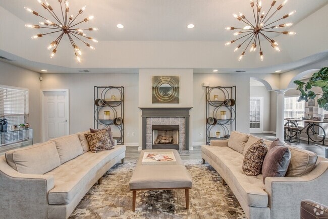 Hillside Square, Gainesville, GA 30504 - photo 3