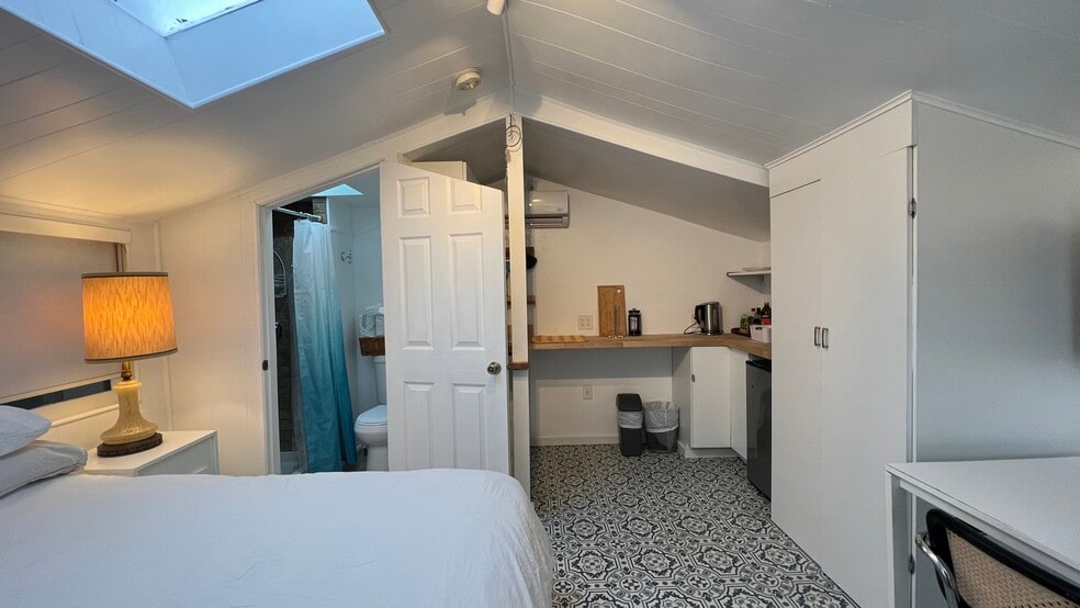 880 Commonwealth Ave, Los Angeles, CA 90291 - photo 1