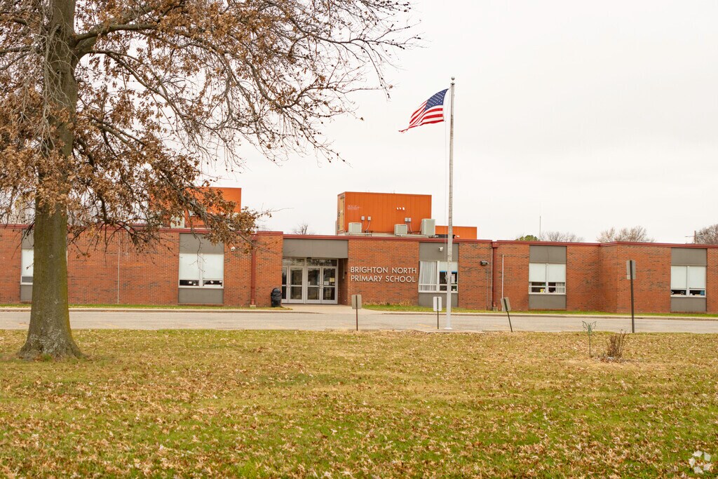 Brighton North Primary School provides education in the neighborhood of 
Macoupin.