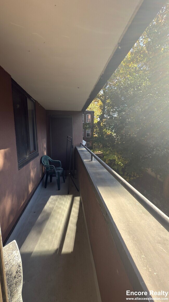 156 Kelton St Unit 6, Boston, MA 02134