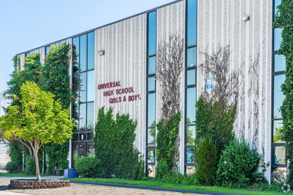 Universal School has 715 students in grades PK, K-12.