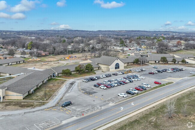 Glenpool Elementary School serves students in grades 1st through 4th.