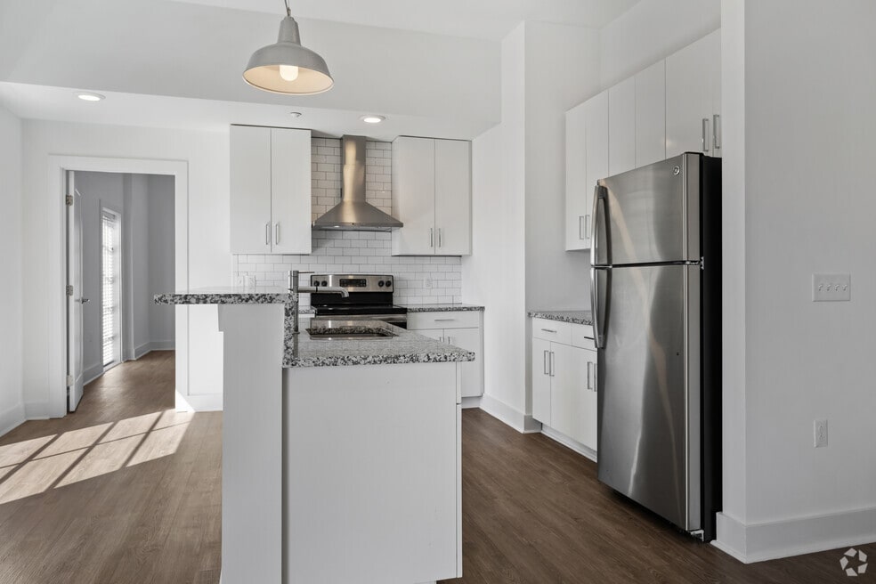 Kress on Dexter, Montgomery, AL 36104 - photo 1