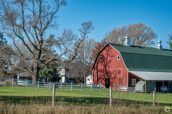 Kinnickinnic is primarily farmland with classic red barns spotted throughout.