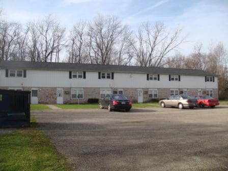 829 Churchill Hubbard Rd unit 6, Youngstown, OH 44505 - photo 2