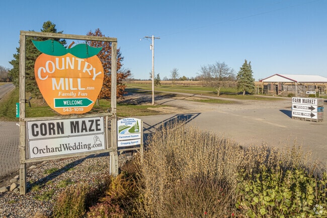 Country Mill Farms in the Potterville/Benton neighborhood has apple orchards and a cider mill.