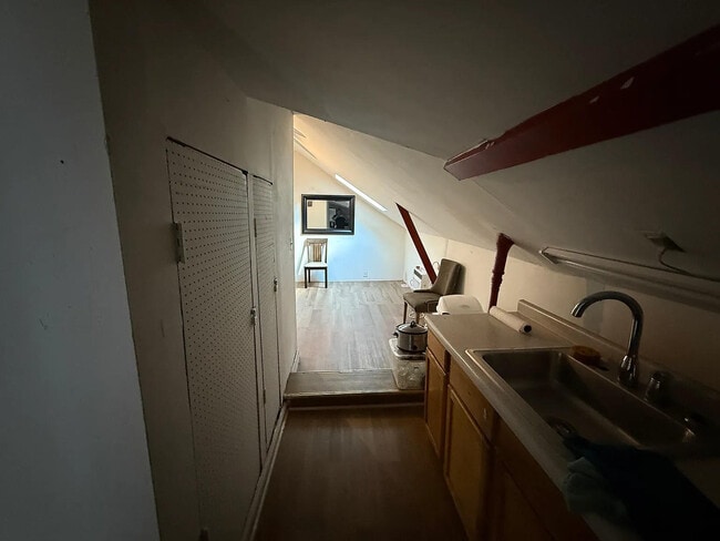 1228 N Cleaver St unit 3R, Chicago, IL 60642 - photo 3
