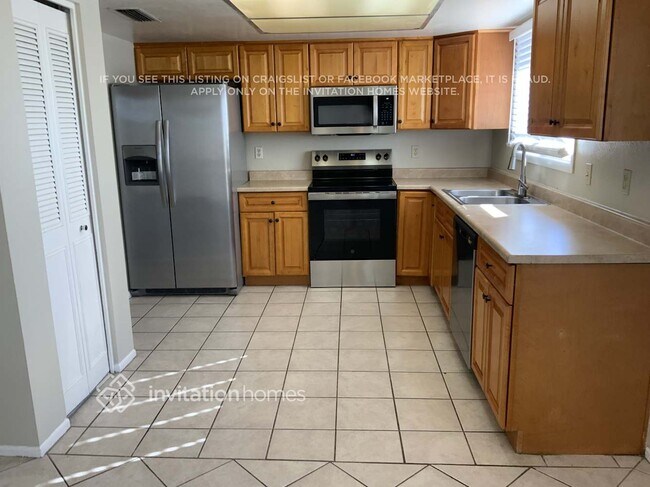 13802 N 45th Ave, Glendale, AZ 85306 - photo 6