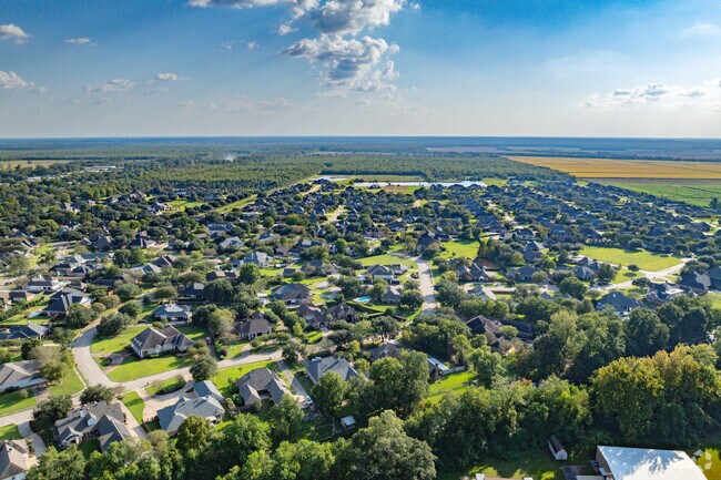 Tennyson Oaks has something for everybody.