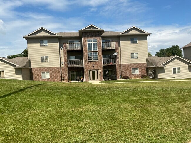 3844 W 4th St unit 10, Waterloo, IA 50701 - photo 5