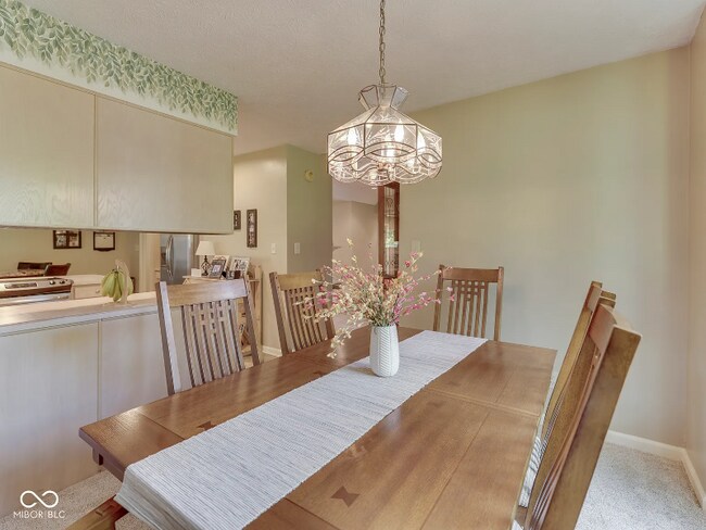 825 Bayside Dr, Greenwood, IN 46143 - photo 5