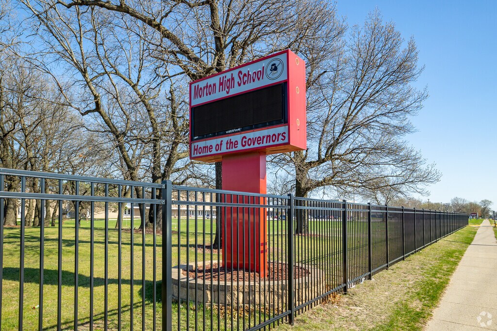 Morton Senior High School sign