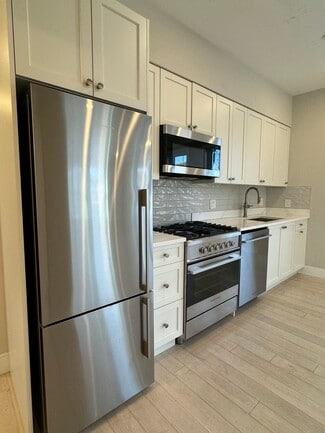 97 Green St Unit 3, Boston, MA 02130