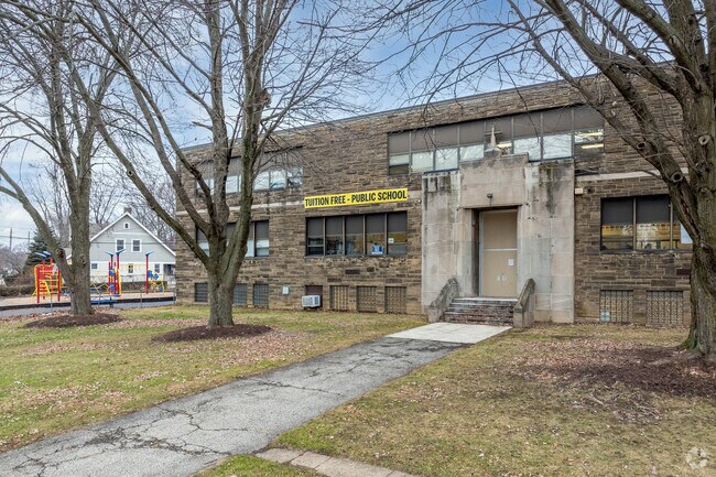 Westside Community School of the Arts has received an overall grade of C- from Niche.