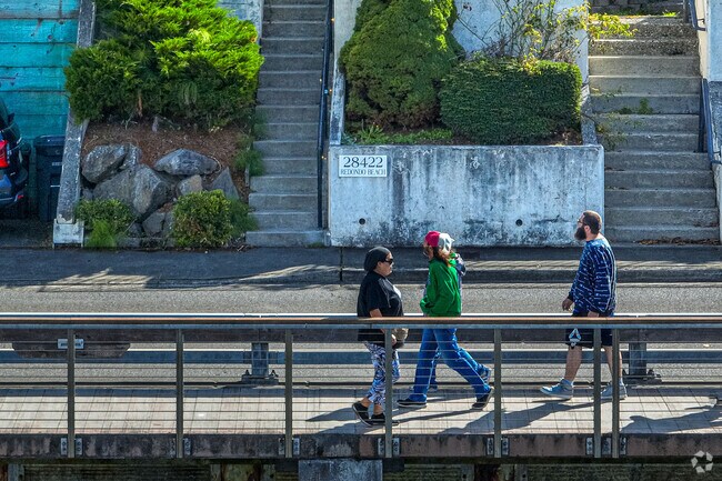 The Redondo Beach Boardwalk is a gorgeous, well-maintained walk near the ocean.