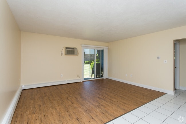 Briarcliff Apartments, Raynham, MA 02767 - photo 6