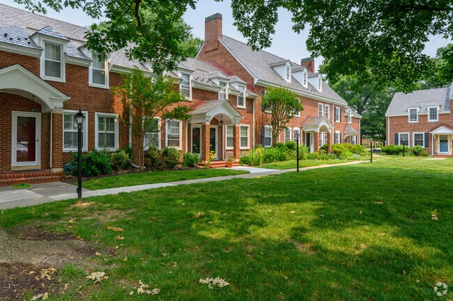 There are many condos sprinkled throughout the Fairlington neighborhood.