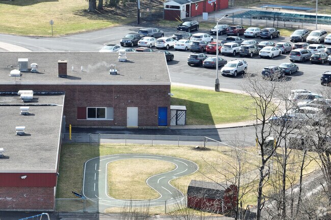 Greater Plains Elementary School has an overall B on Niche.