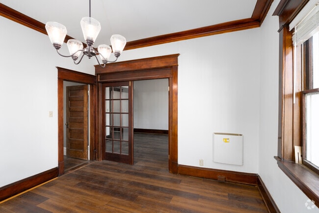 1BR, 1BA - 744SF - Dining Room