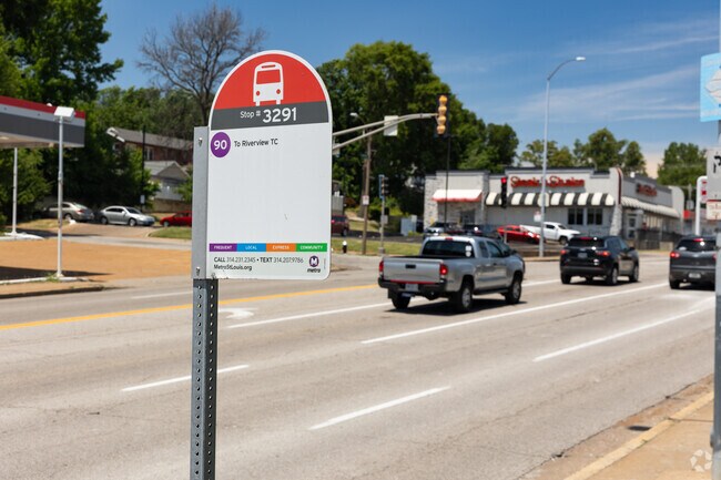 Cheltenham residents have access to the St Louis Metro bus system.