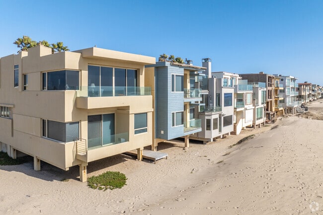 You can find multistory beach front modern homes in Oxnard Shores.