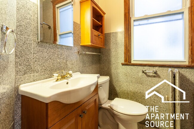 3326 N Clark St unit 2F, Chicago, IL 60657 - photo 6