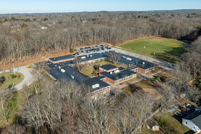 Buttonball Lane School has a 14:1 student to teacher ratio.