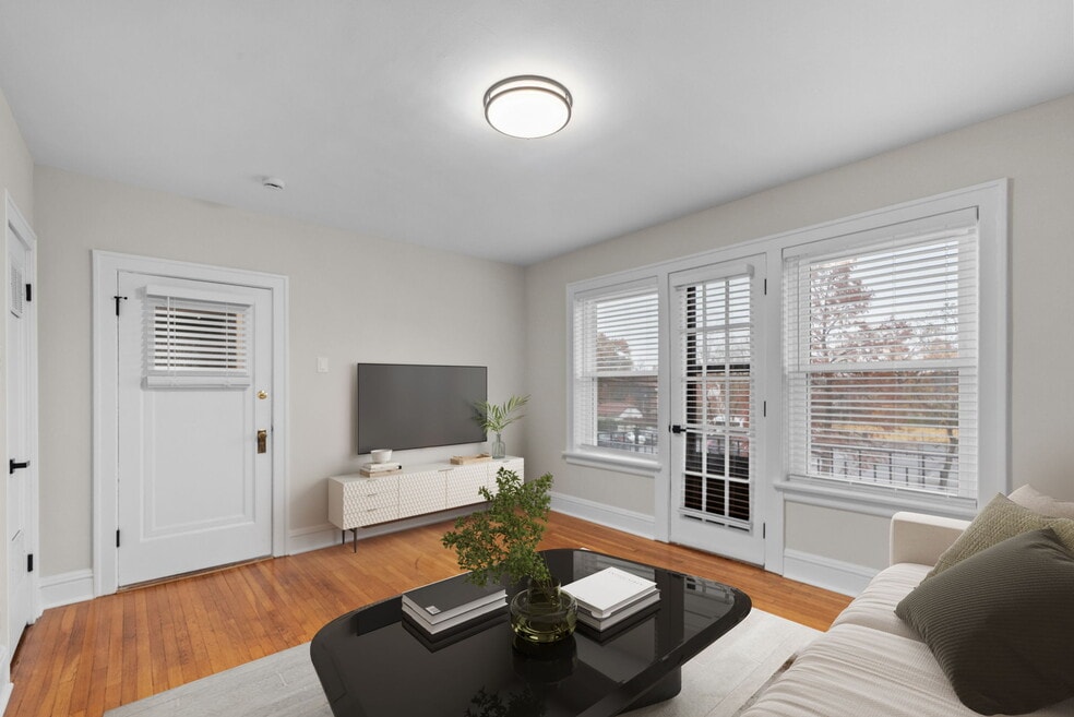 6340 Northwood Ave unit 2E, Saint Louis, MO 63105 - photo 1