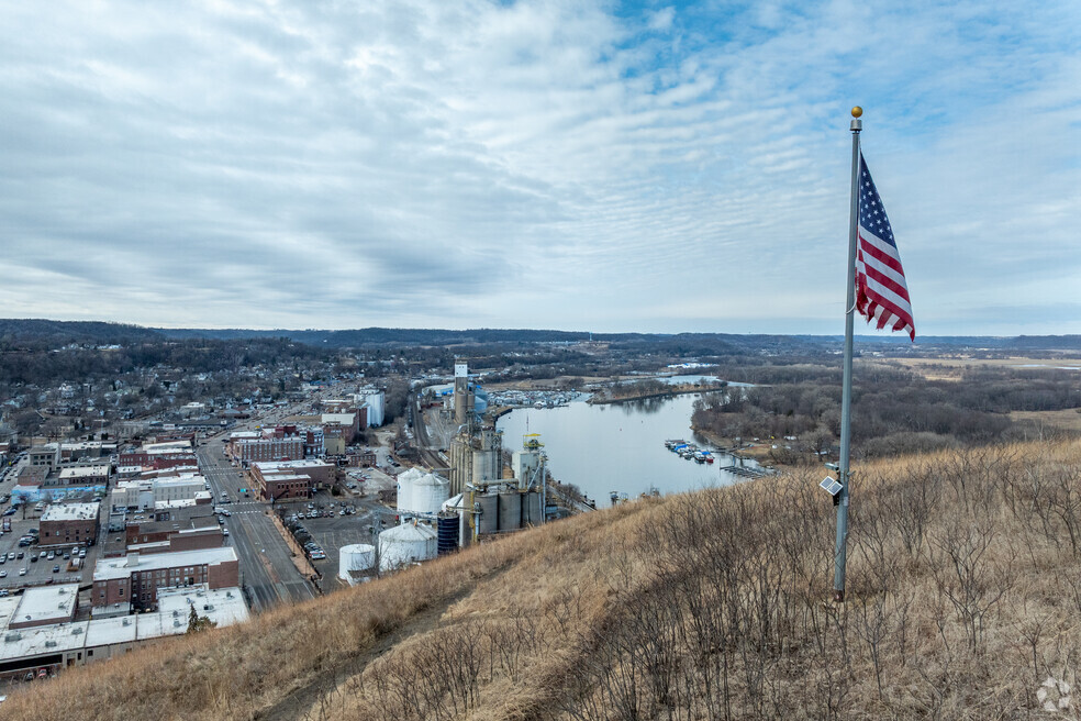 CP_RedWing_1025819_P2_Final_JB_031125