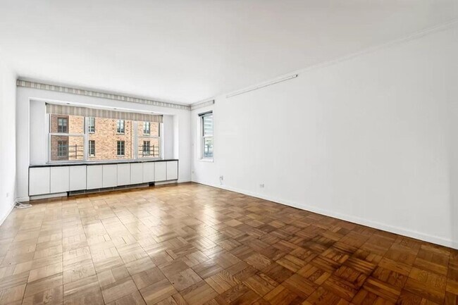 130 E 63rd St unit 7-D, New York, NY 10065 - photo 2