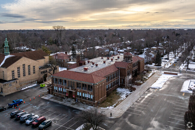 St Clare Of Montefalco School is centrally located, making pick up and drop off easy.