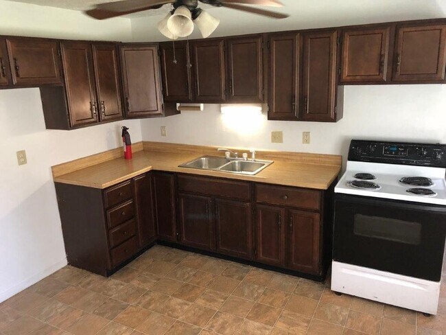 5518 Chisolm Trail, Indianapolis, IN 46237 - photo 7