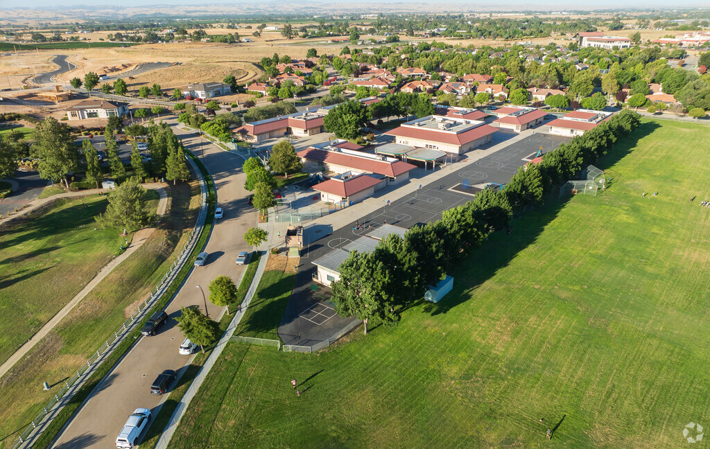 Kermit King Elementary School Paso Robles Ca is a great public school option.
