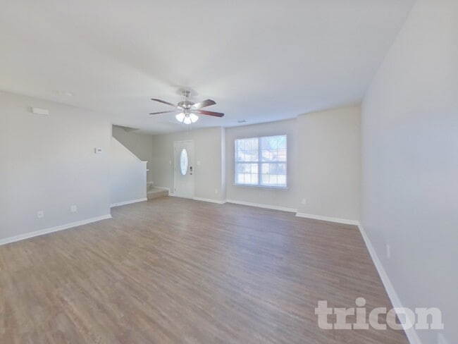 1110 Hipp Rd, Charlotte, NC 28216 - photo 3