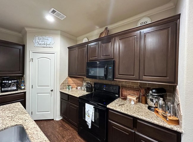 98 Forest Dr Loop, College Station, TX 77840 - photo 4