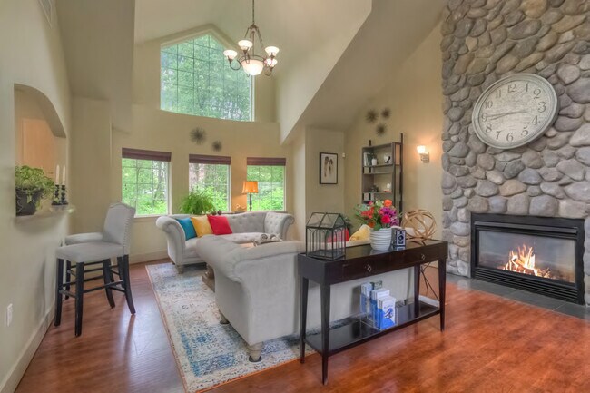 Mill Pointe Resident Lounge